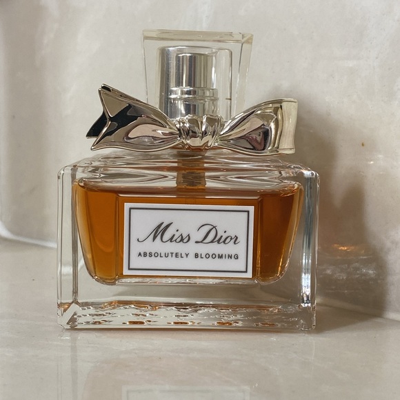 Dior Accessories - Miss Dior Absolutely Blooming